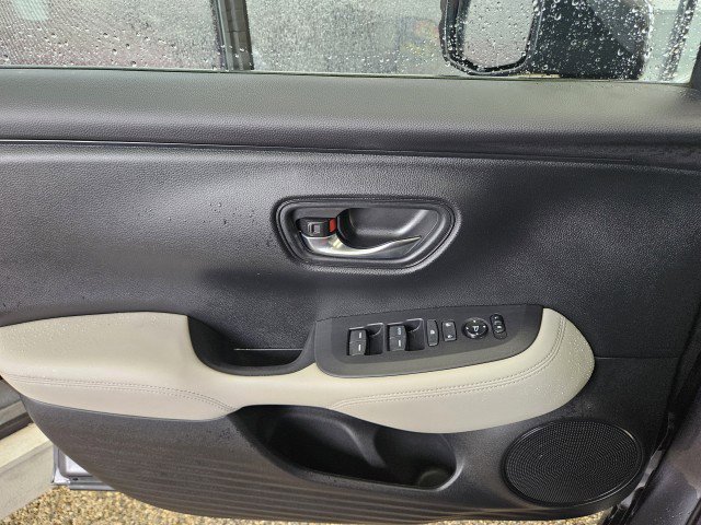 Used 2024 Honda HR-V LX image 29