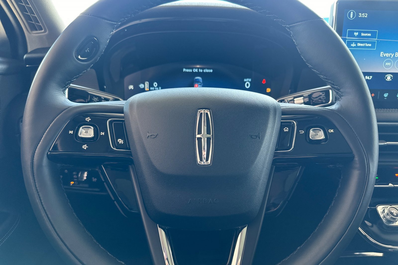 New 2025 Lincoln Corsair Reserve w/ Equipment Group 202A image 21