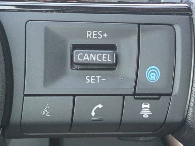 Used 2023 Nissan Rogue SV FWD image 25