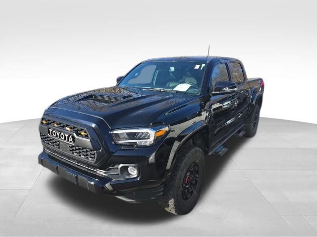 Used 2022 Toyota Tacoma TRD Sport w/ TRD Premium Sport Package image 2