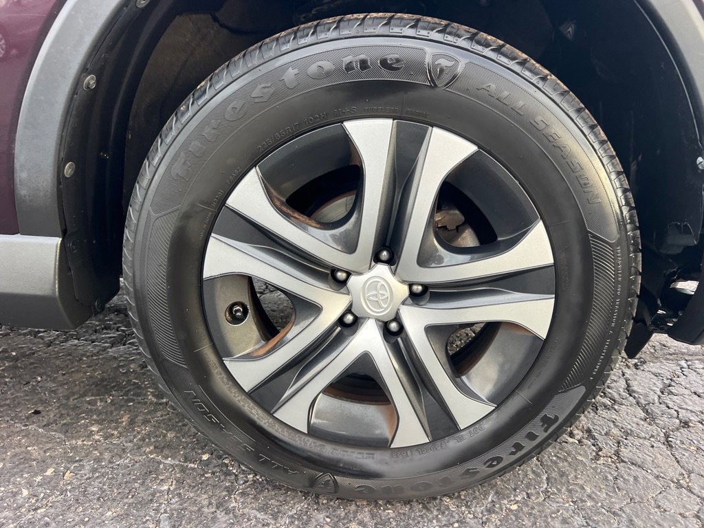 Used 2018 Toyota RAV4 LE image 42