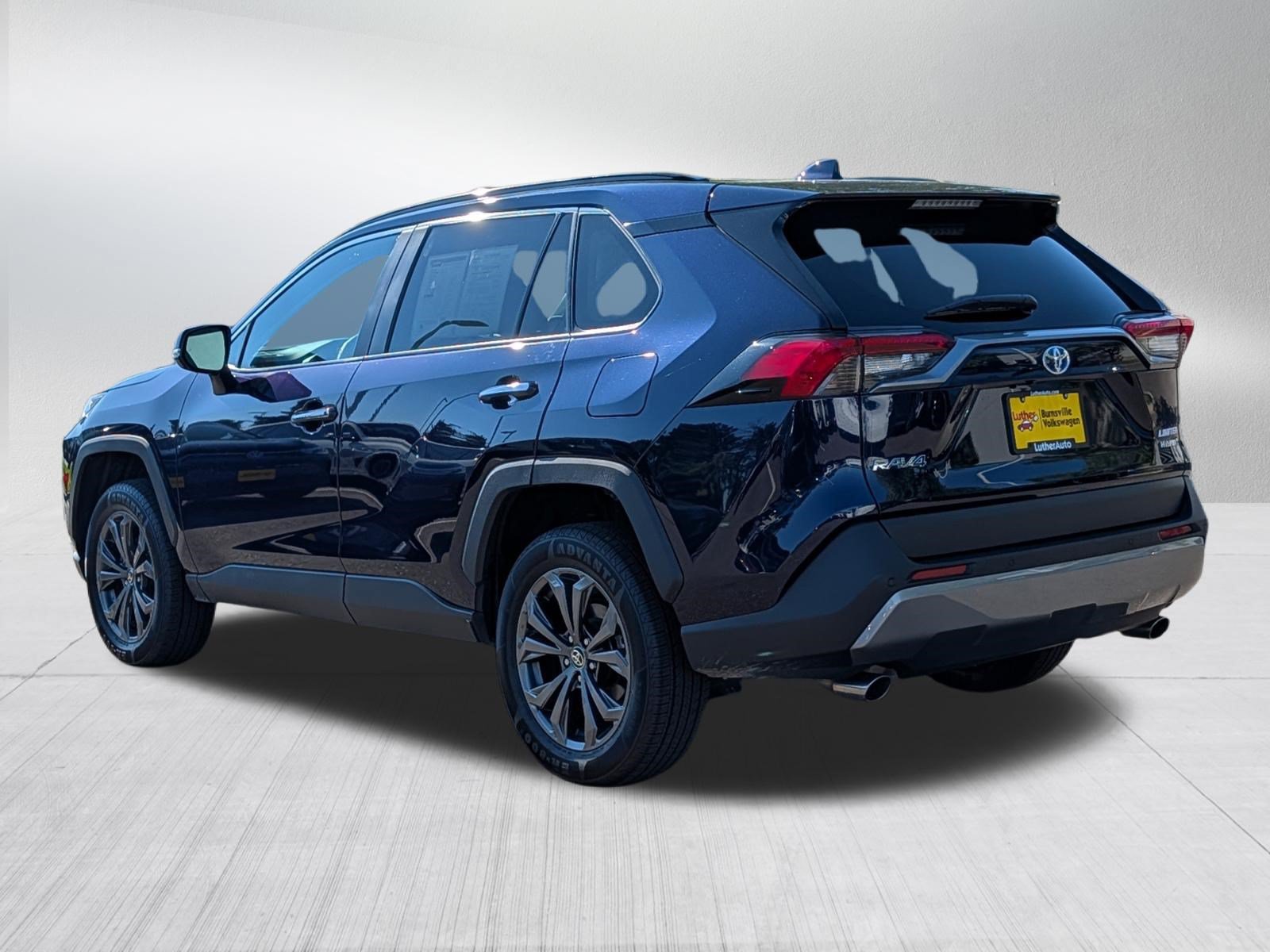 Used 2022 Toyota RAV4 Limited AWD/4WD image 5
