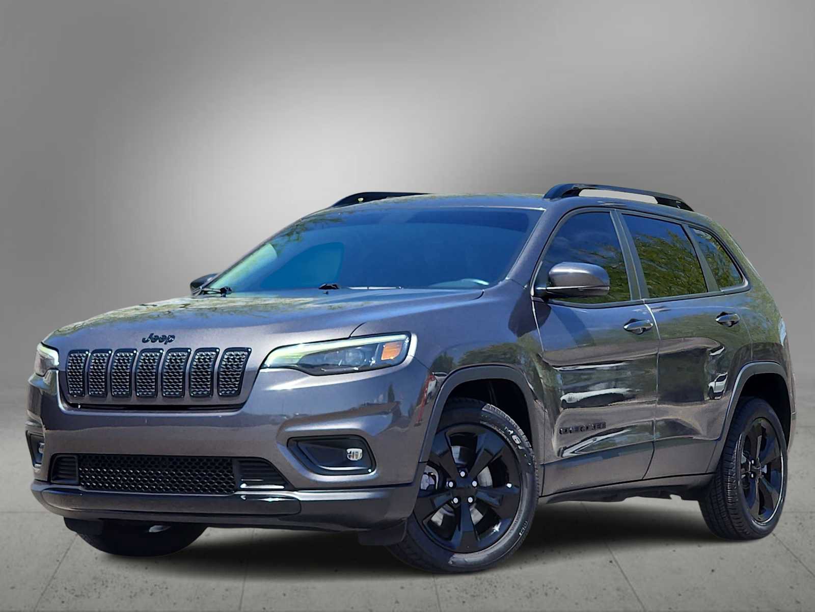 Used 2019 Jeep Cherokee Latitude Plus FWD image 1