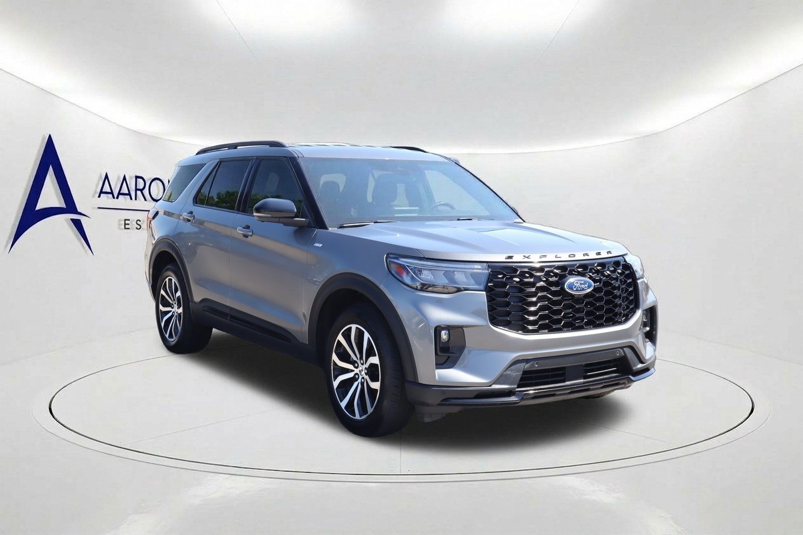 Used 2025 Ford Explorer ST-Line AWD/4WD image 3