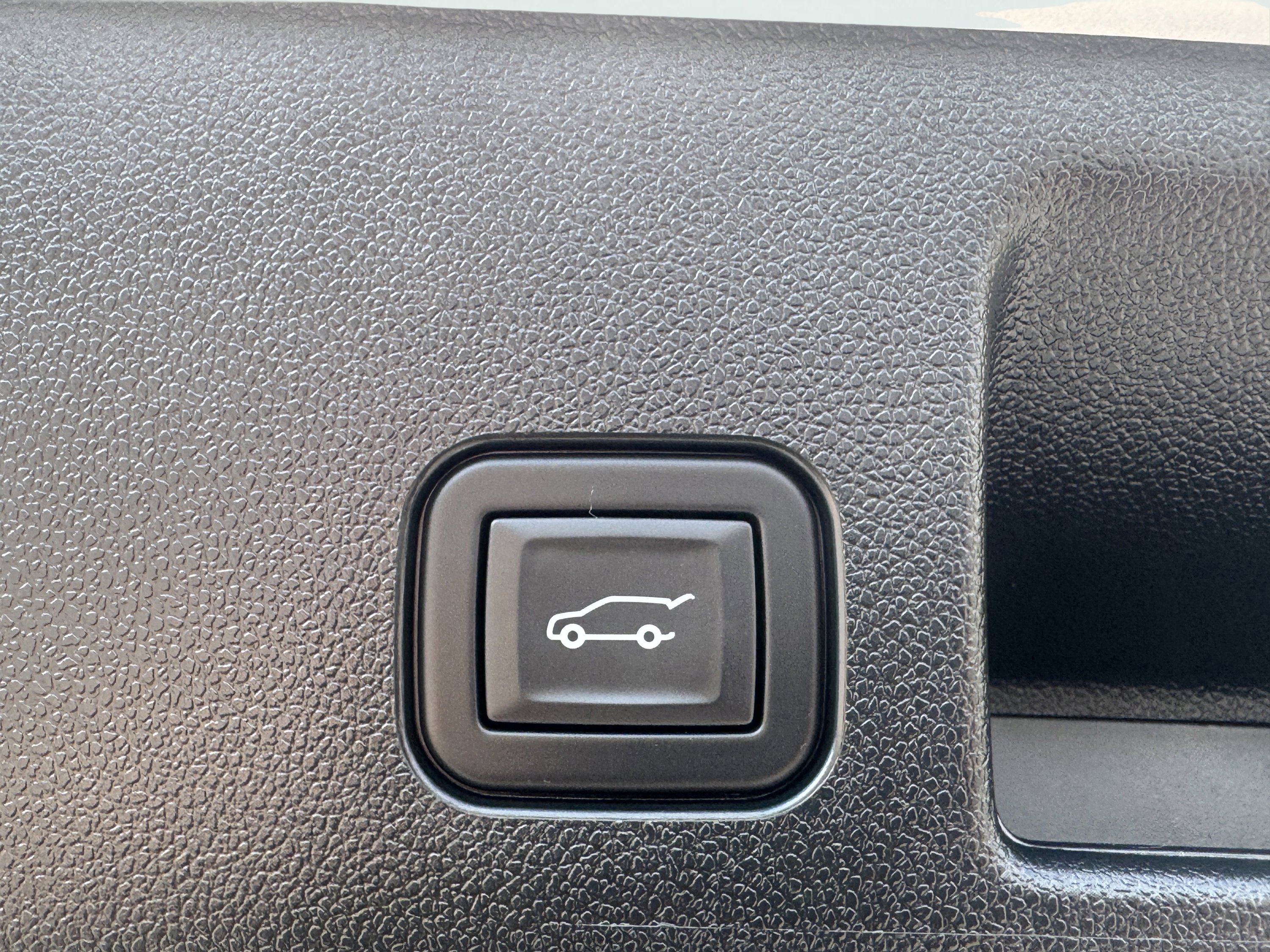 Used 2024 Chevrolet Equinox EV LT AWD/4WD image 17