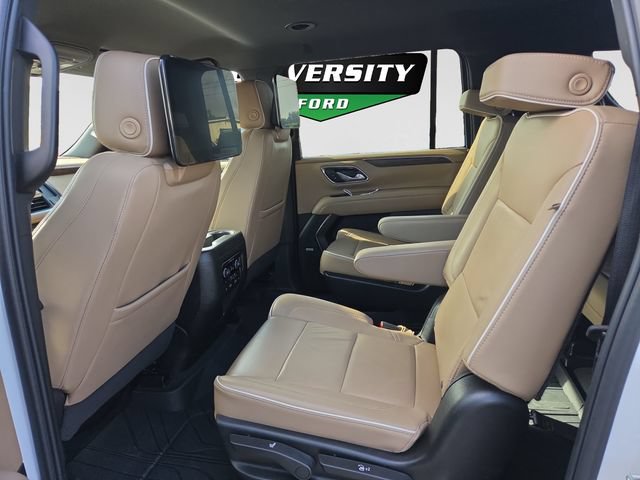Used 2024 Chevrolet Suburban Premier w/ Max Trailering Package AWD/4WD image 9