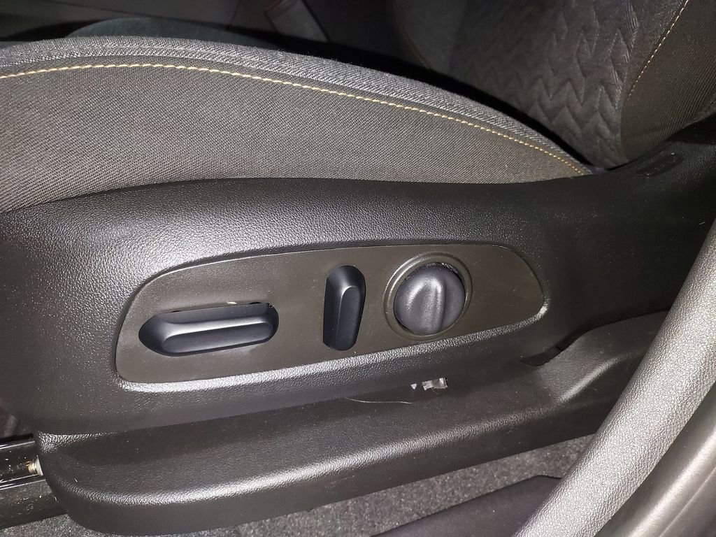 Used 2023 Chevrolet Equinox LT image 18