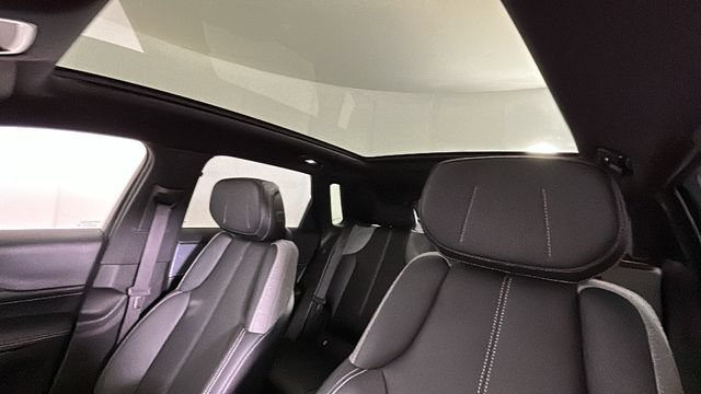 Used 2024 Cadillac Lyriq Tech RWD image 12