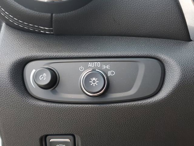 Used 2023 Chevrolet Blazer LT image 23