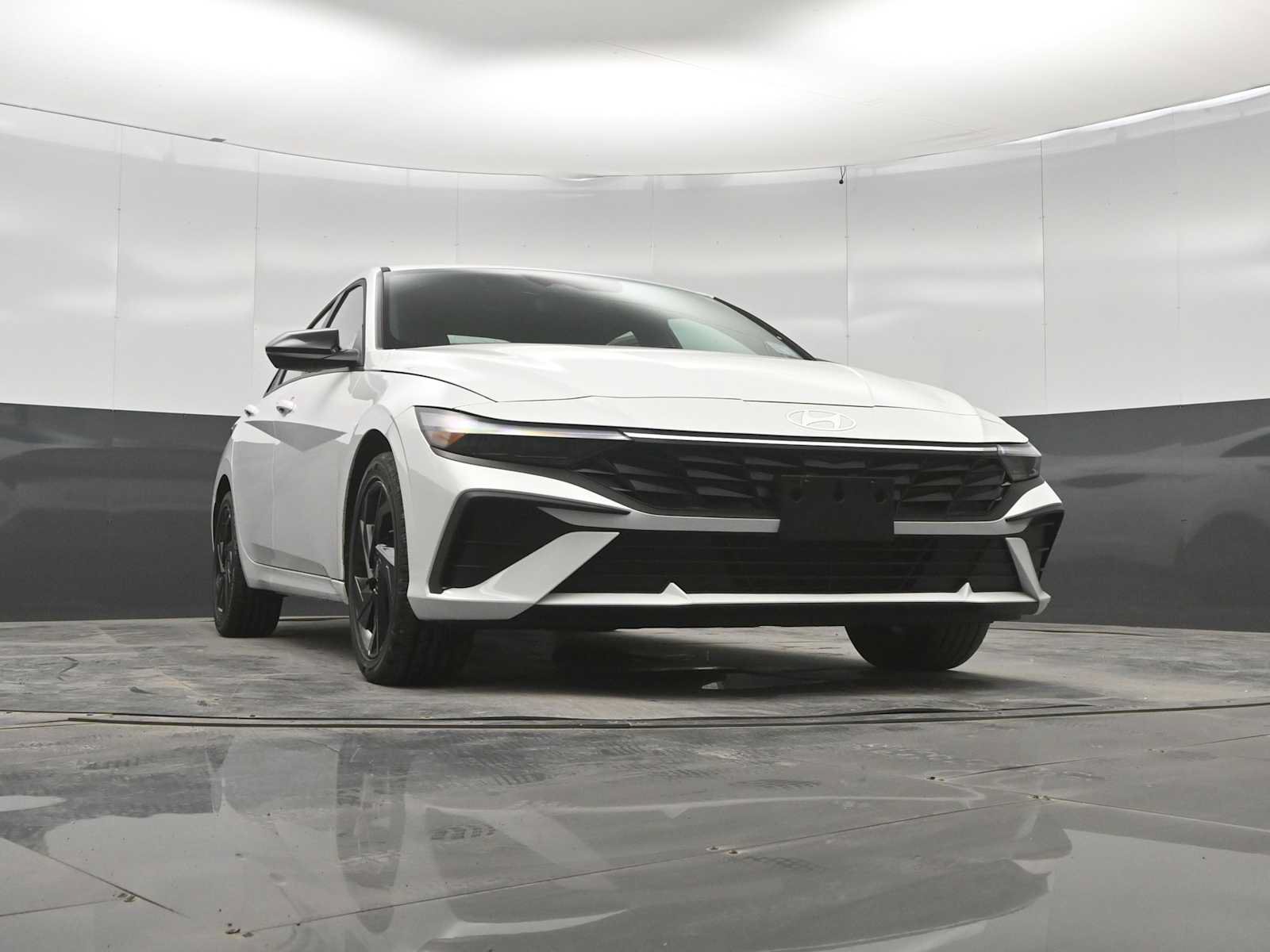 New 2026 Hyundai Elantra SEL Sport FWD image 38