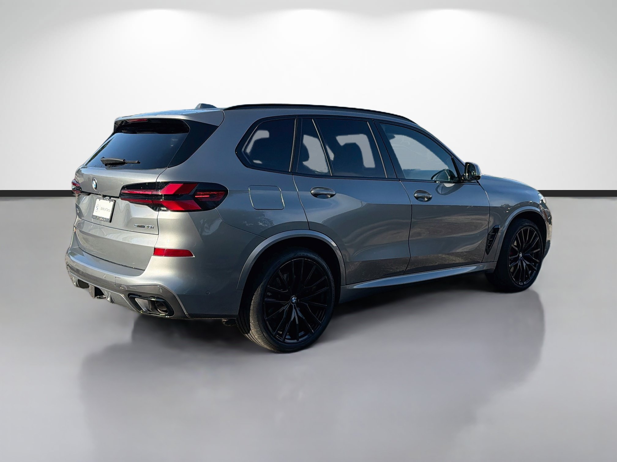 Used 2025 BMW X5 sDrive40i w/ M Sport Package RWD image 3