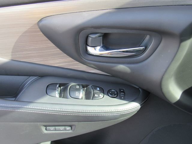 Used 2016 Nissan Murano Platinum w/ Platinum Technology Package FWD image 22