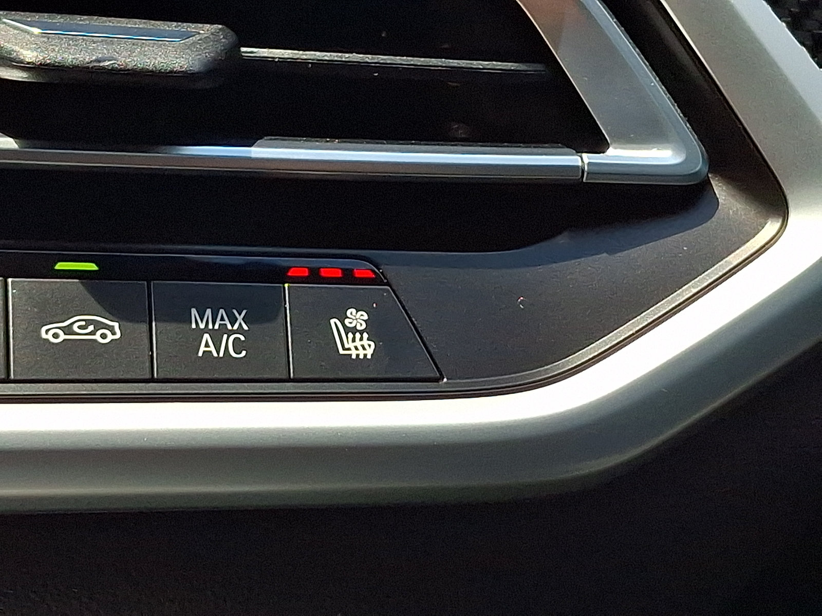Used 2022 BMW X6 M50i w/ Executive Package AWD/4WD image 24