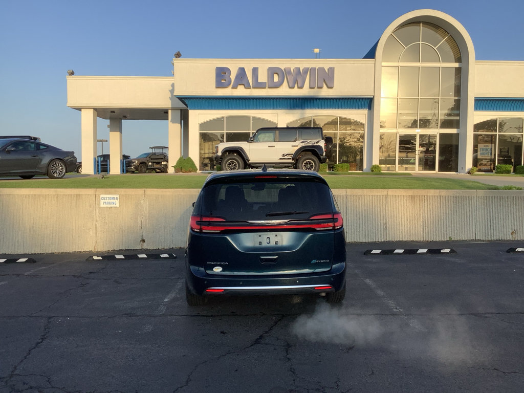 Used 2023 Chrysler Pacifica Limited FWD image 6