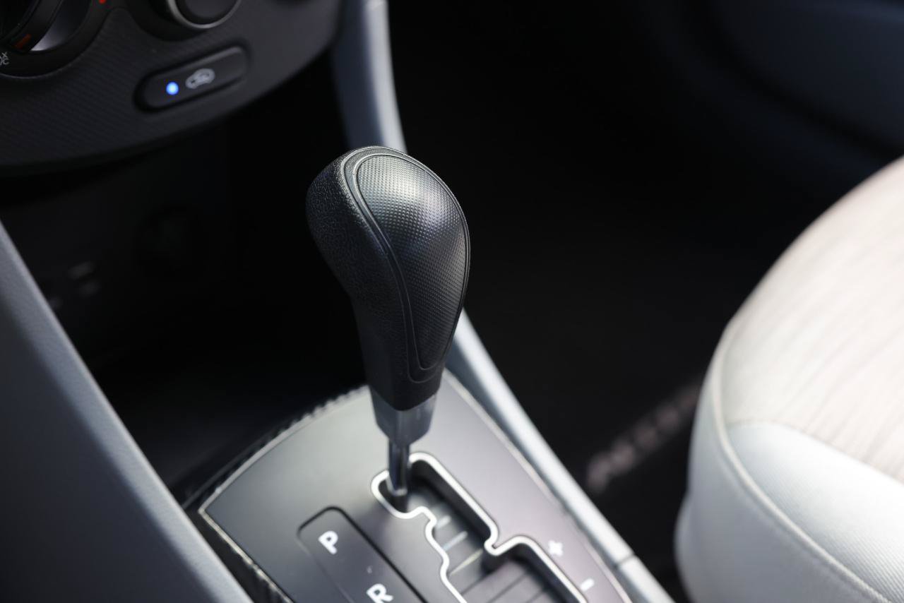 Used 2017 Hyundai Accent SE FWD image 37
