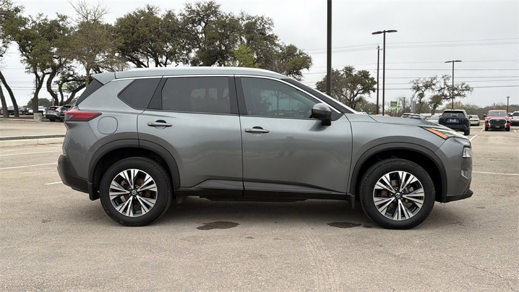 Used 2021 Nissan Rogue SV w/ Premium Package image 4