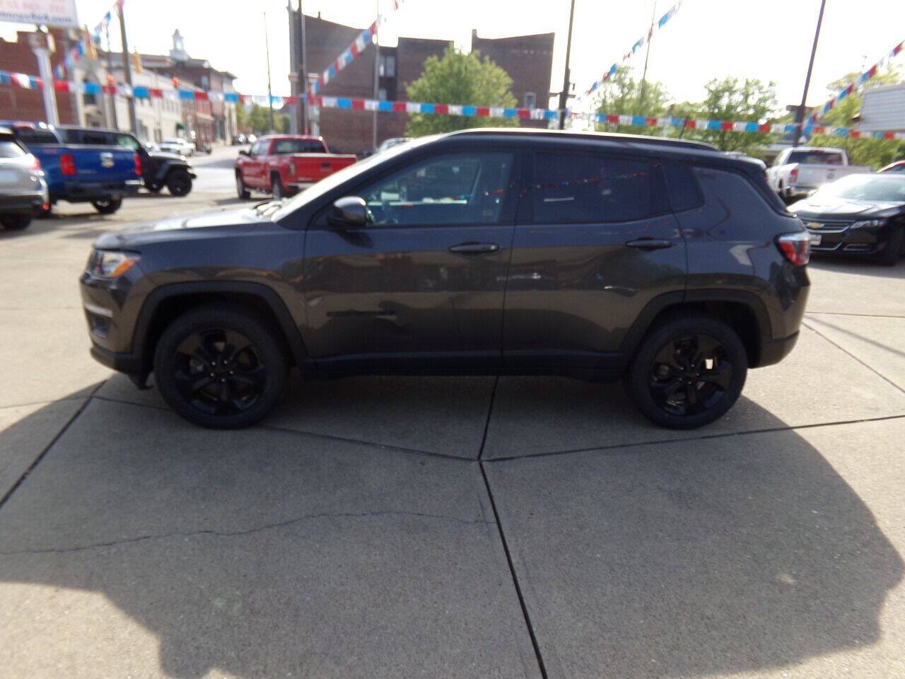 Used 2019 Jeep Compass Latitude AWD/4WD image 3