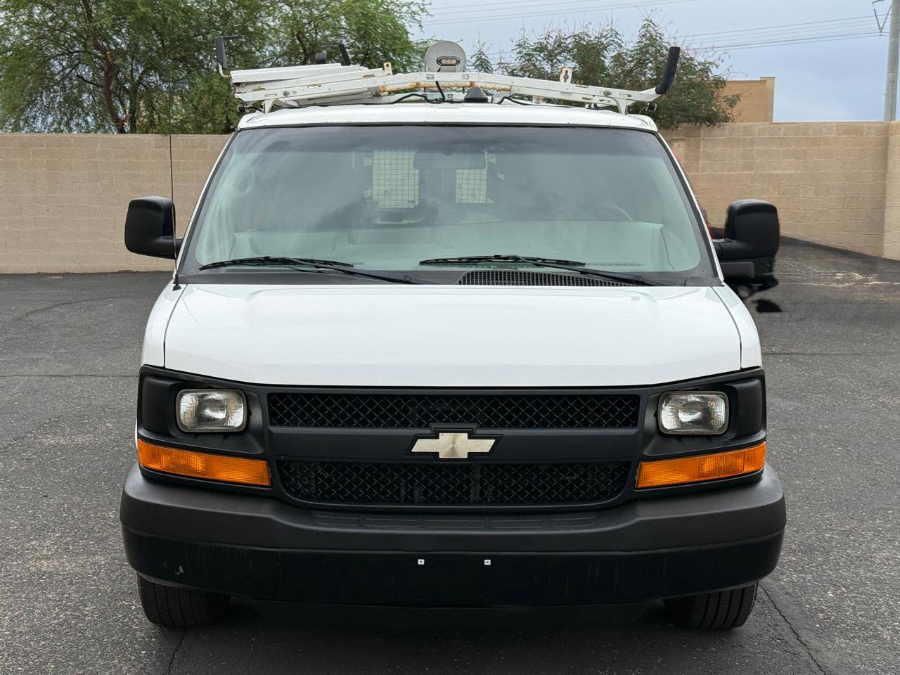 Used 2013 Chevrolet Express 2500 image 3