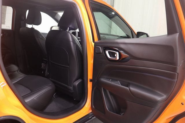 New 2026 Jeep Compass Latitude w/ Sun and Sound Group AWD/4WD image 22