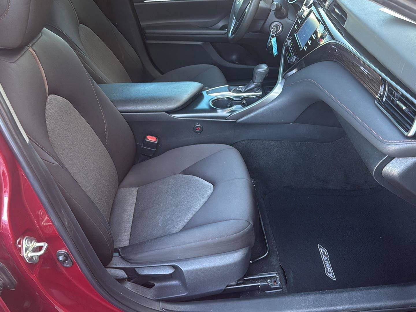 Used 2019 Toyota Camry LE w/ Carpet Mat Package FWD image 23