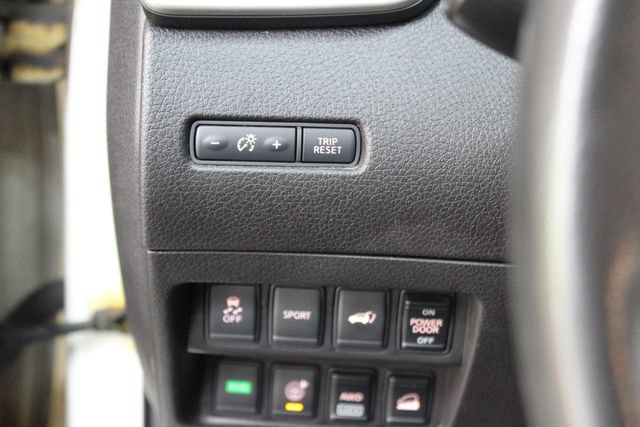 Used 2016 Nissan Rogue SL AWD/4WD image 15