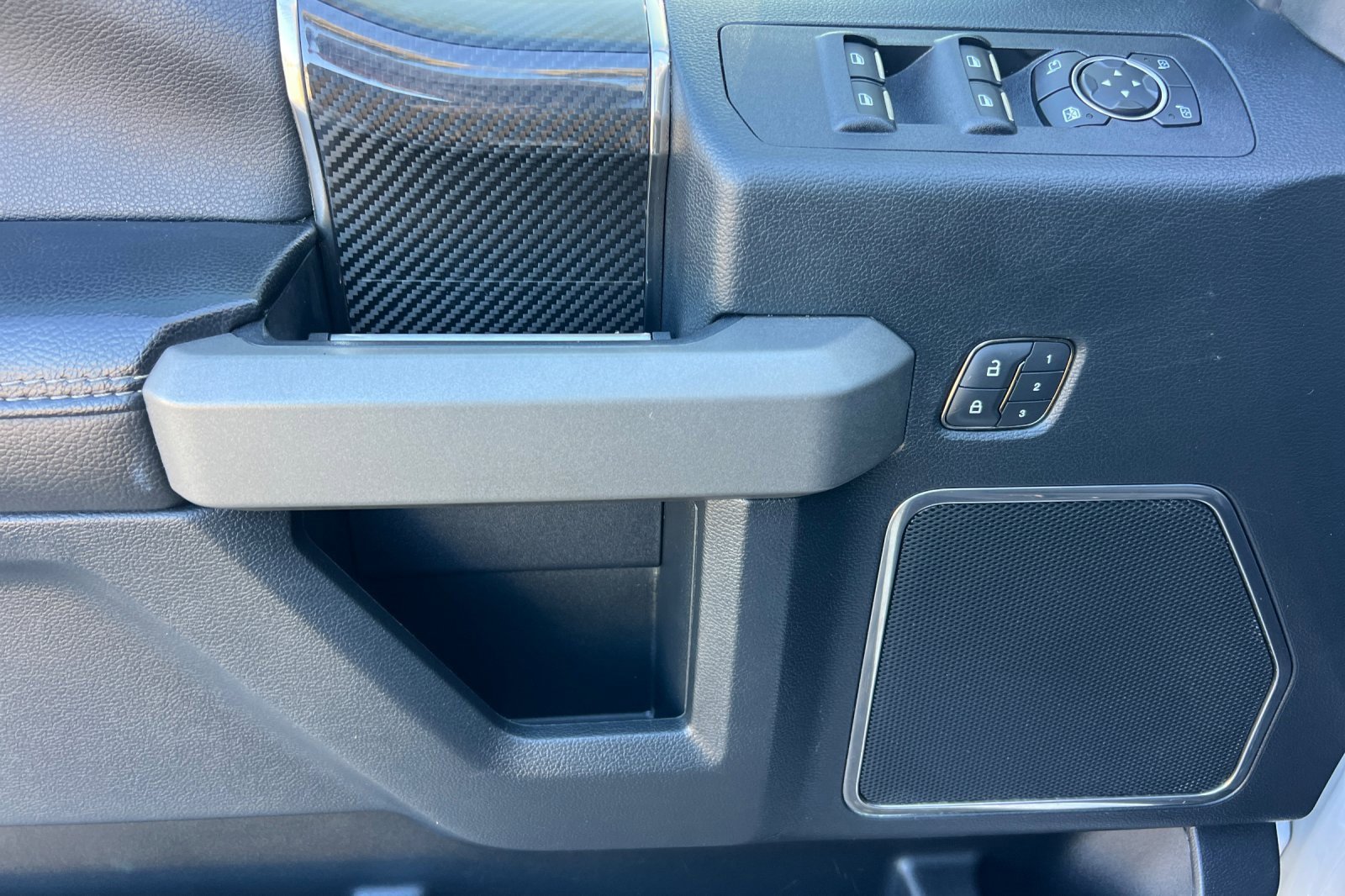 Used 2019 Ford F150 Raptor w/ Equipment Group 802A Luxury image 11