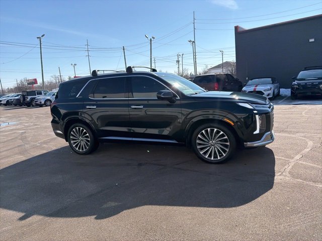 Used 2024 Hyundai Palisade Calligraphy image 2