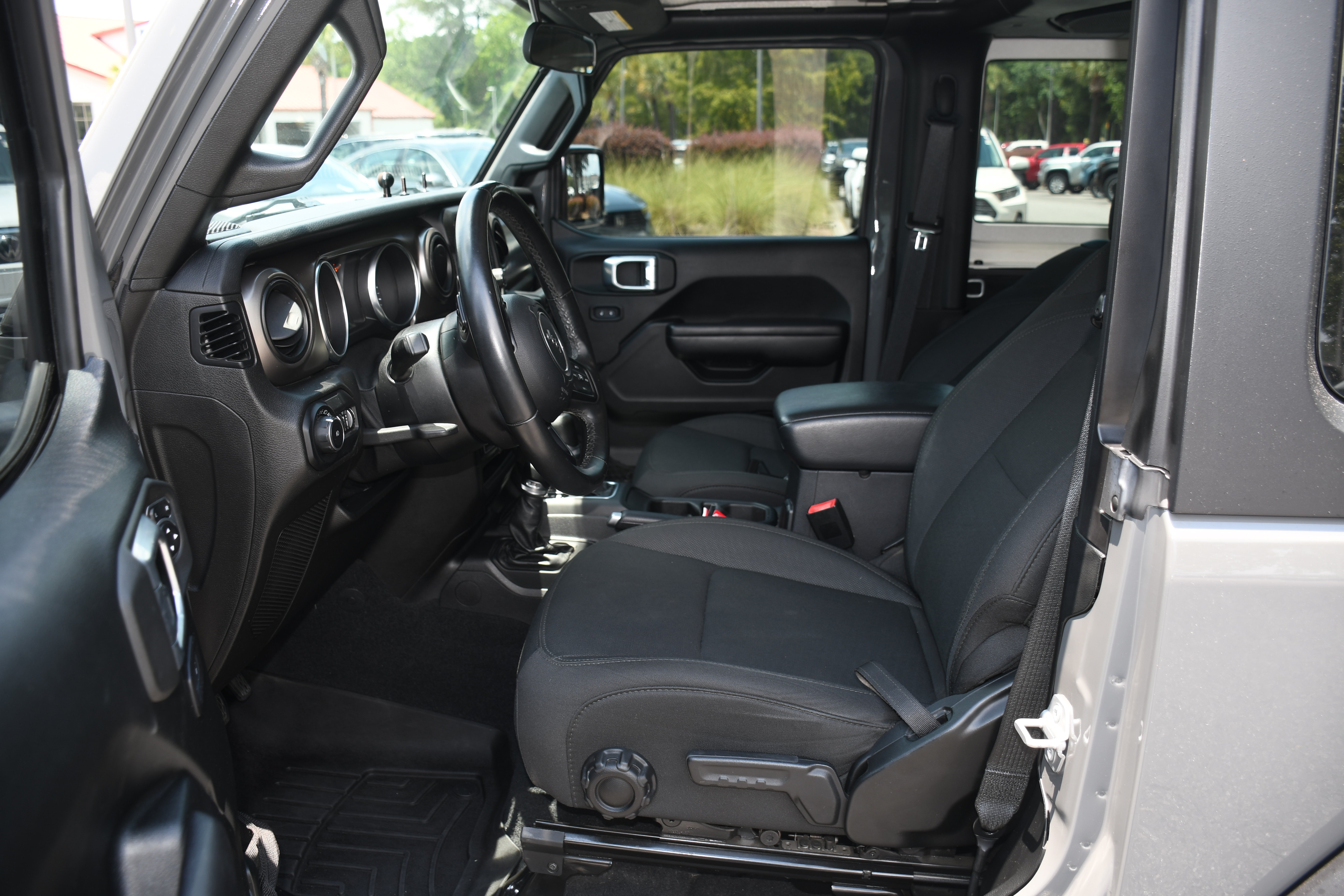 Used 2020 Jeep Wrangler Sport AWD/4WD image 7