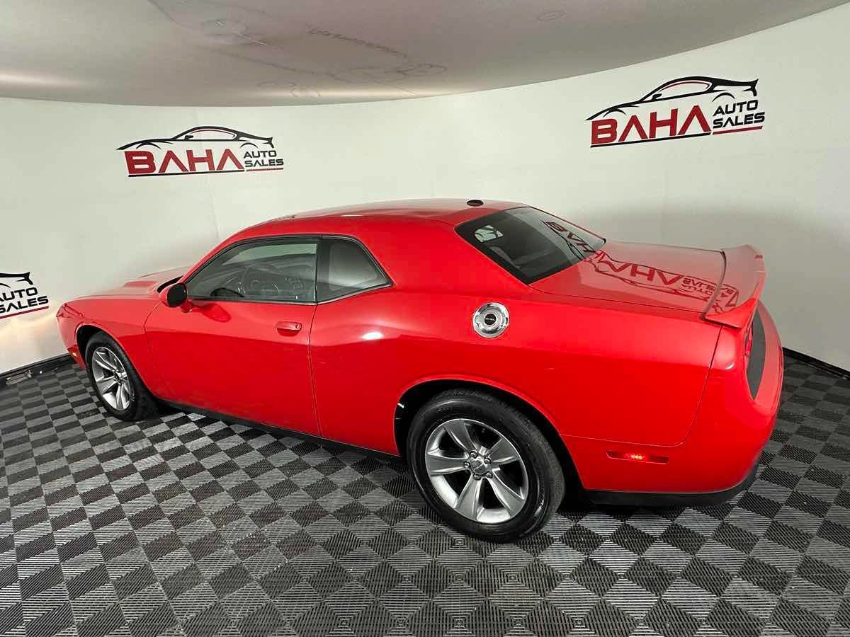 Used 2020 Dodge Challenger SXT RWD image 6
