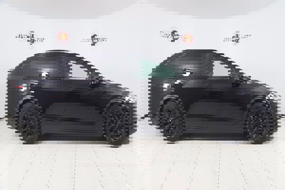 Used 2022 Tesla Model X image 2