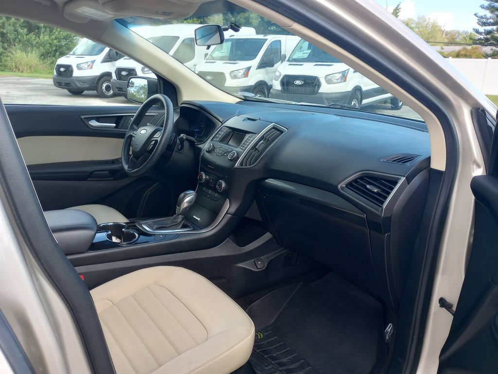 Certified 2018 Ford Edge SE FWD image 11