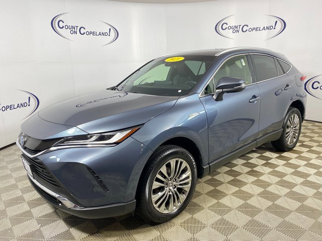 Certified 2021 Toyota Venza XLE w/ Softex Package image 3