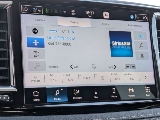 Used 2023 Chrysler Pacifica Limited FWD image 24