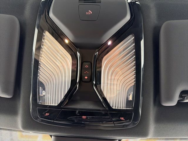 Certified 2023 BMW 330i xDrive Sedan w/ Driving Assistance Package image 28