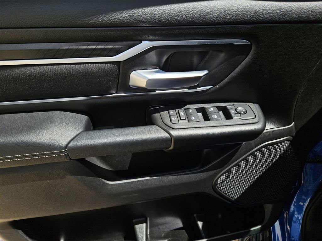 New 2026 RAM 1500 4x4 Crew Cab image 15