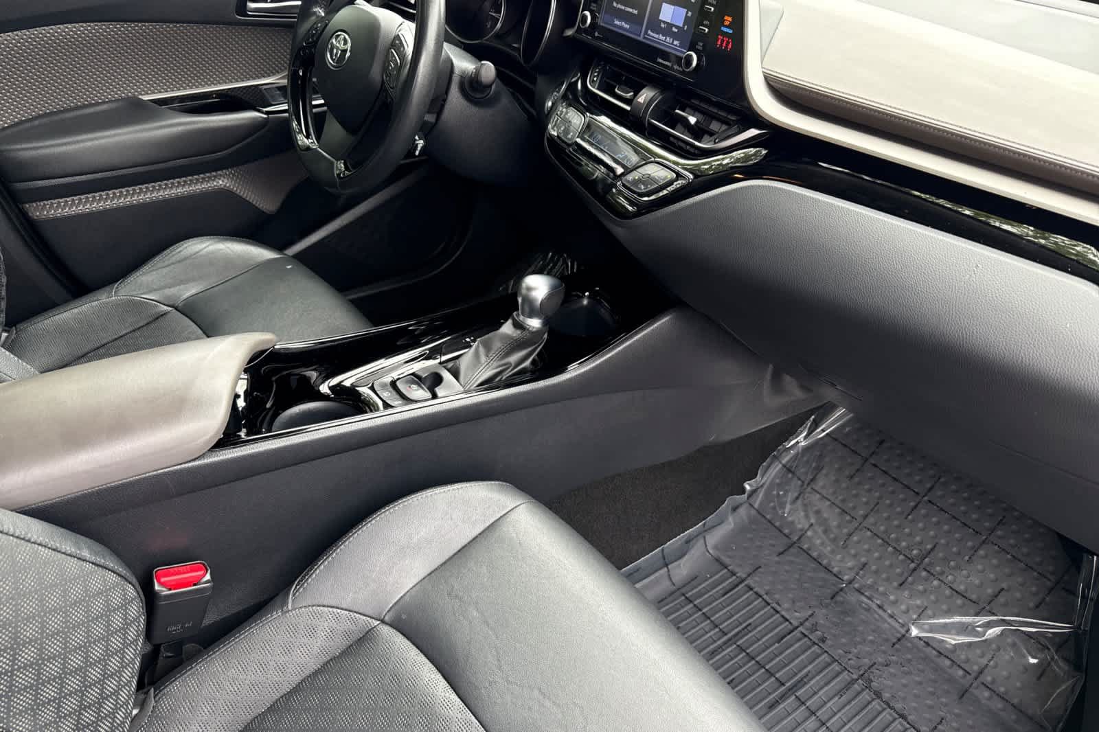 Used 2022 Toyota C-HR Limited FWD image 16