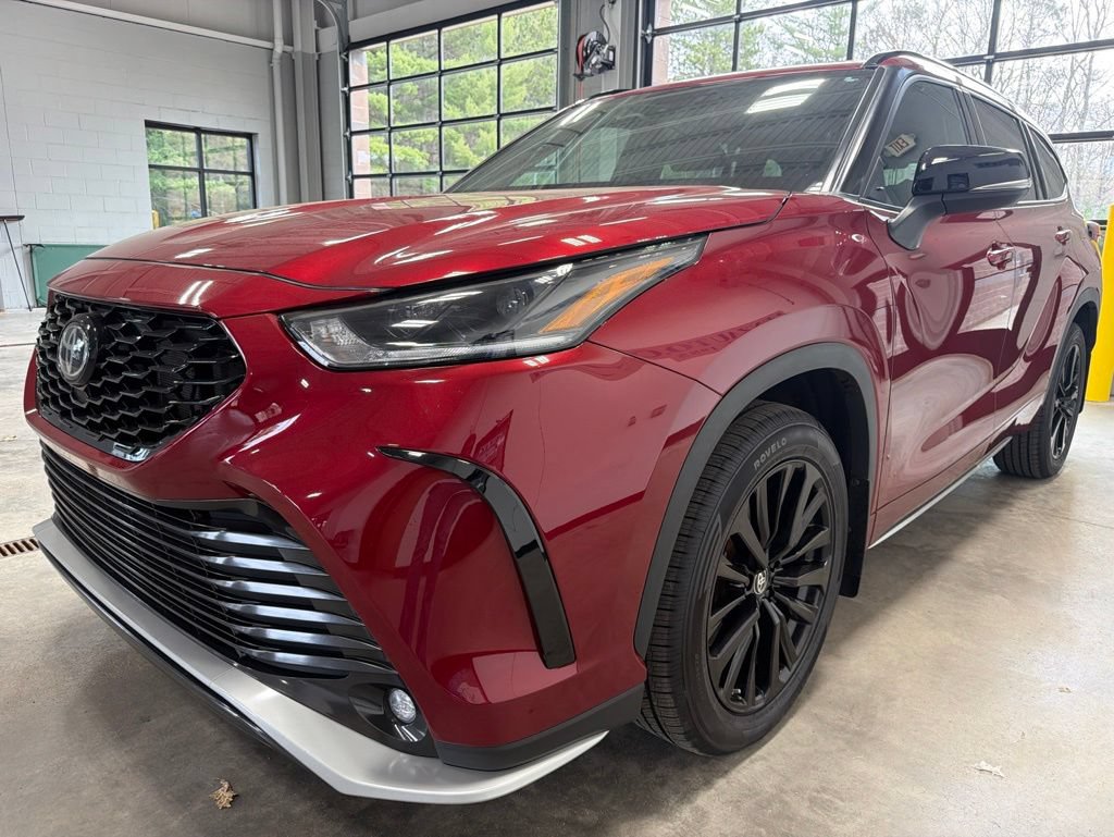 Used 2023 Toyota Highlander XSE AWD/4WD image 4