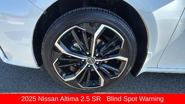Used 2025 Nissan Altima 2.5 SR AWD/4WD image 9