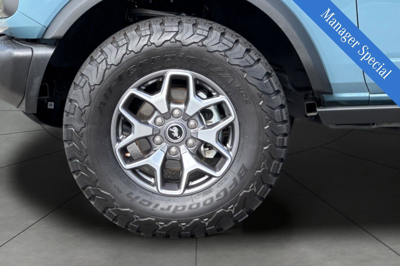 Used 2022 Ford Bronco Badlands image 3