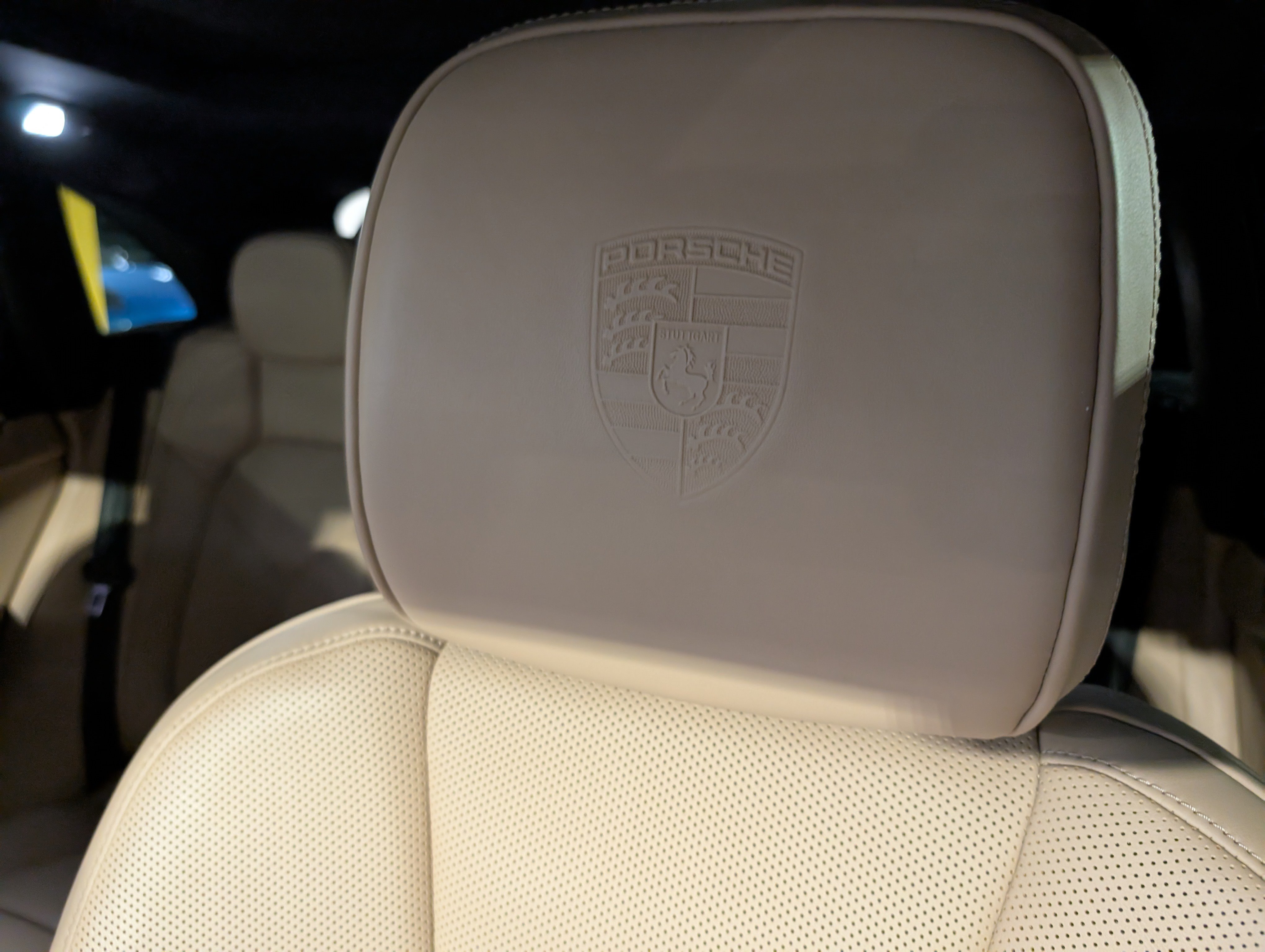 Certified 2023 Porsche Macan AWD/4WD image 20