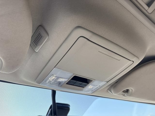 Used 2017 Lincoln Navigator Select AWD/4WD image 35