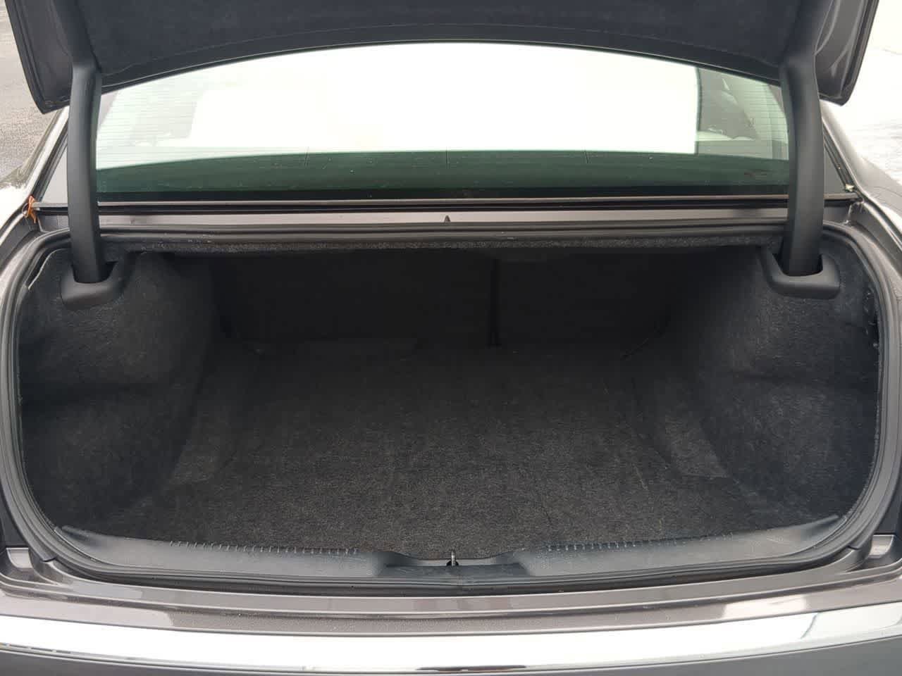Used 2023 Chrysler 300 Touring w/ Safetytec Plus Group RWD image 32