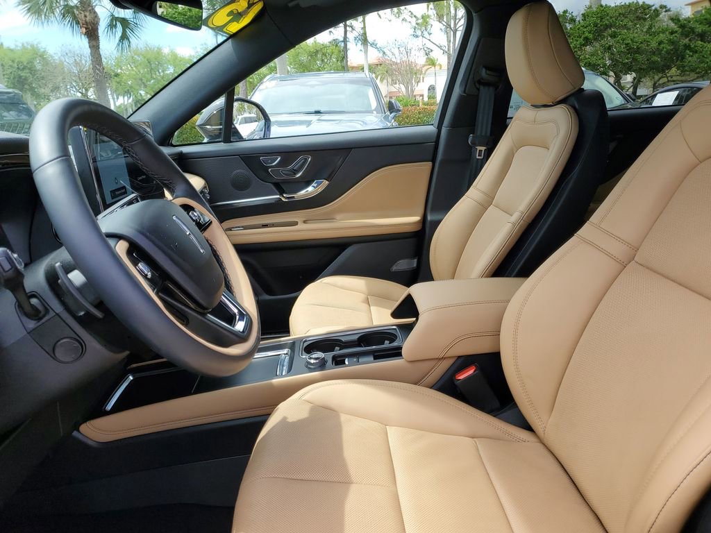 Certified 2023 Lincoln Corsair Reserve w/ Equipment Group 201A image 21