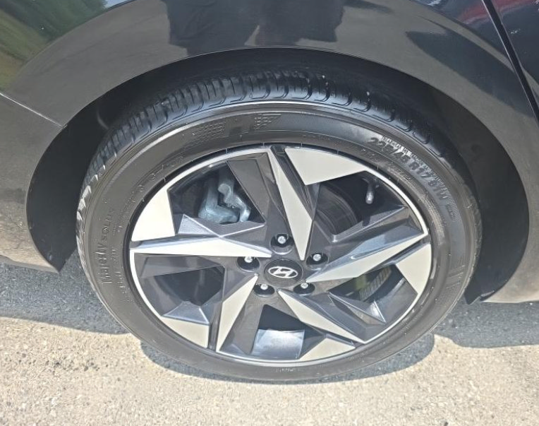 Used 2023 Hyundai Elantra SEL FWD image 10