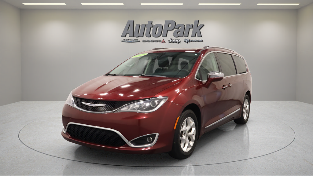Used 2020 Chrysler Pacifica Limited w/ 8-pass Seating Package FWD image 4