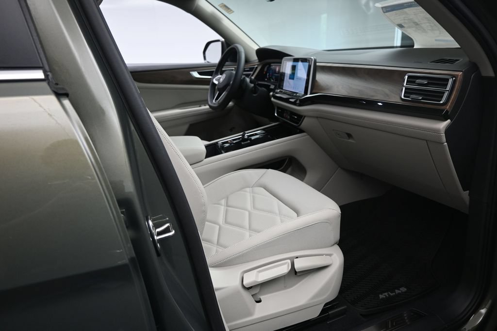 New 2026 Volkswagen Atlas SE FWD image 29