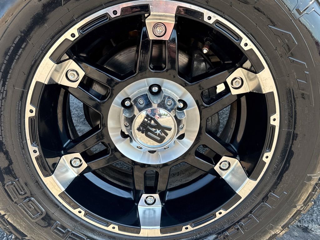 Used 2020 Toyota Tacoma TRD Off-Road AWD/4WD image 36