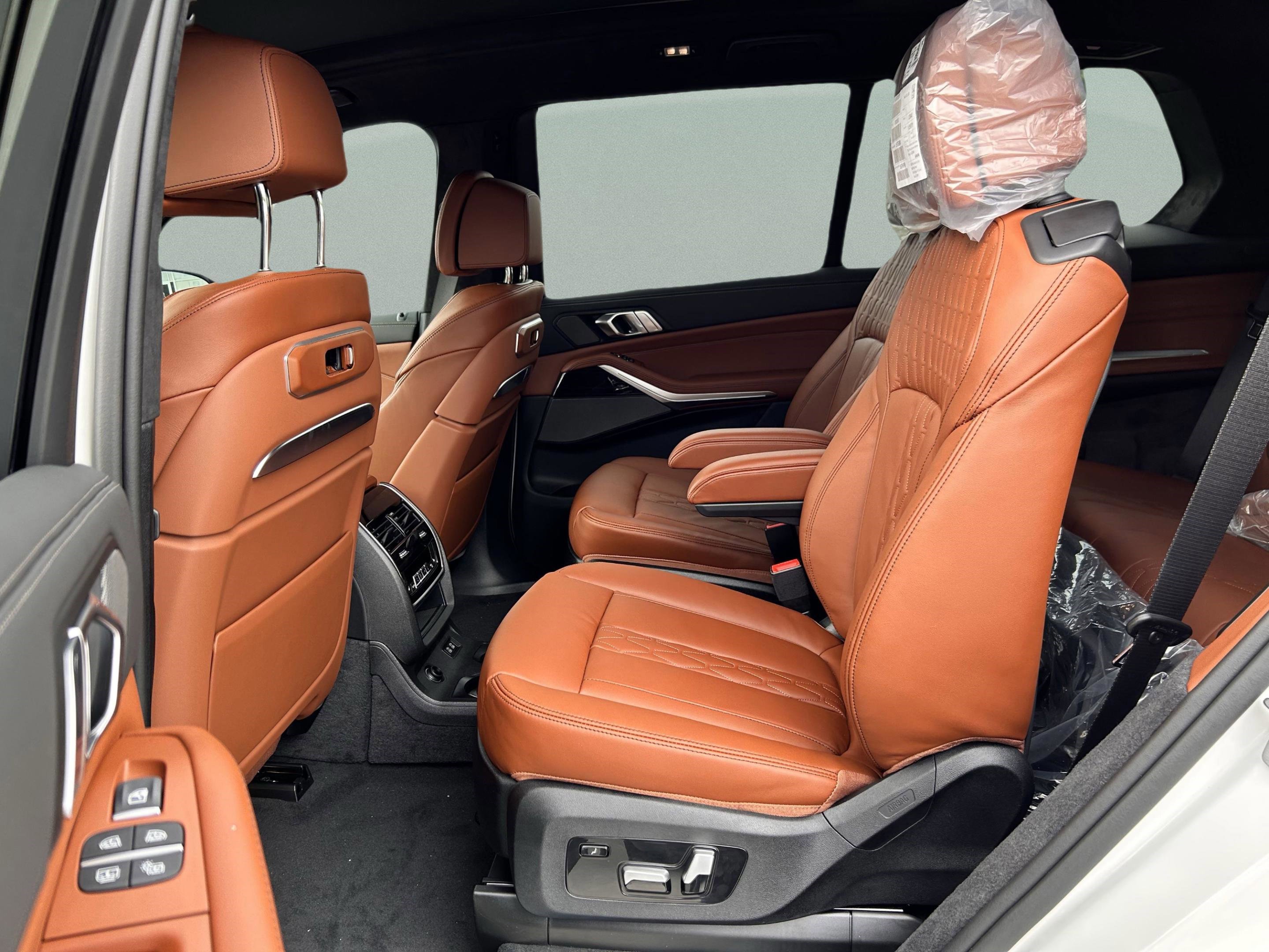 Used 2026 BMW X7 M60i image 24