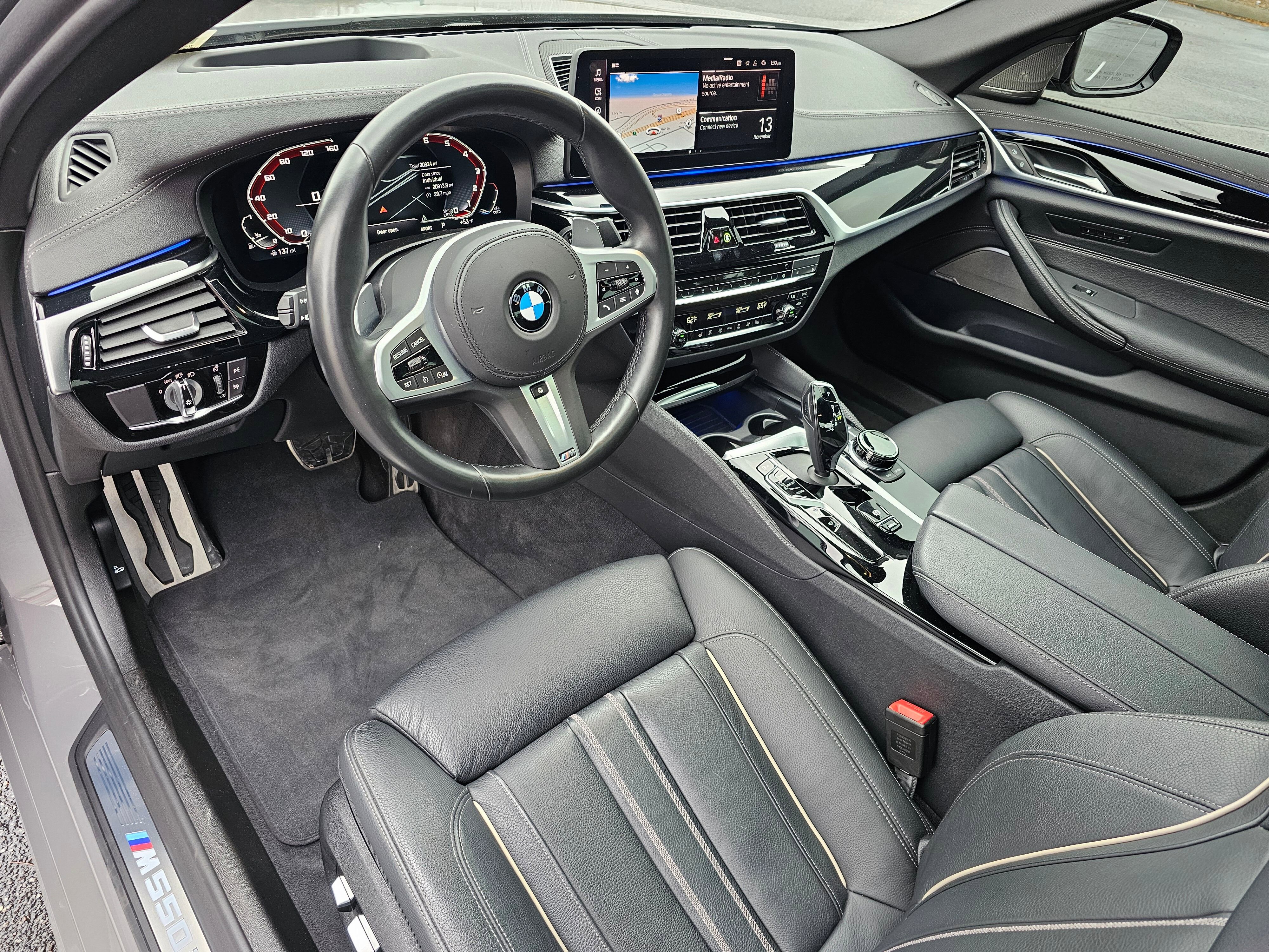 Certified 2022 BMW M550i xDrive w/ Executive Package image 2