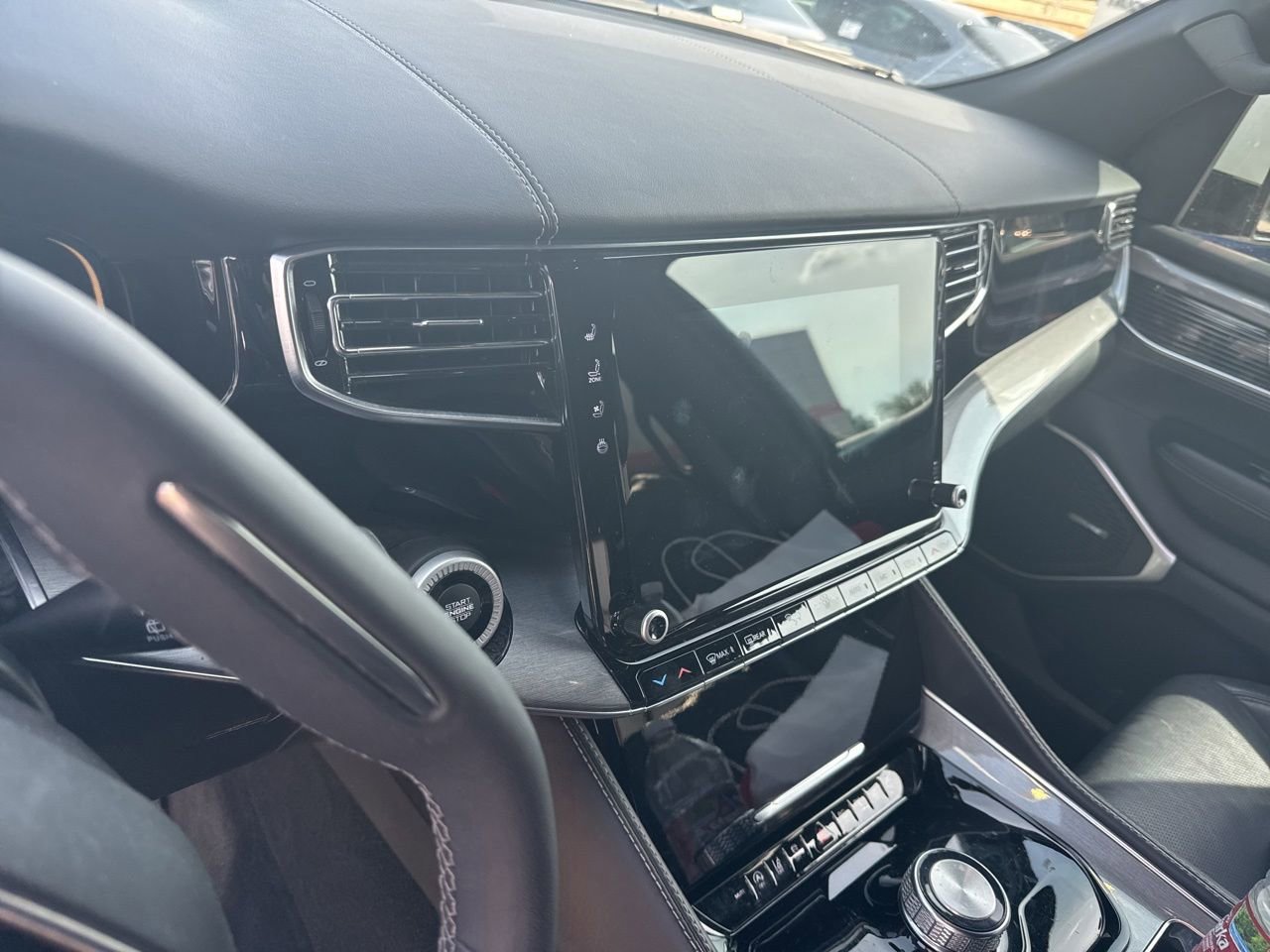 Used 2022 Jeep Wagoneer Series III RWD image 9